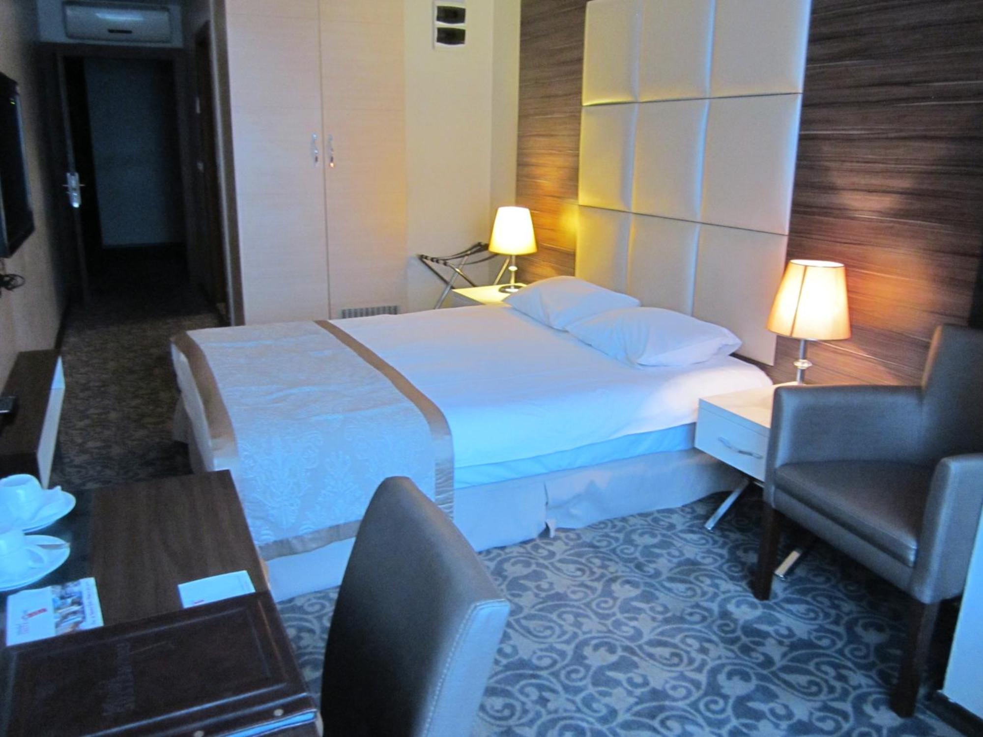 Derpa Suite Hotel Istambul Exterior foto