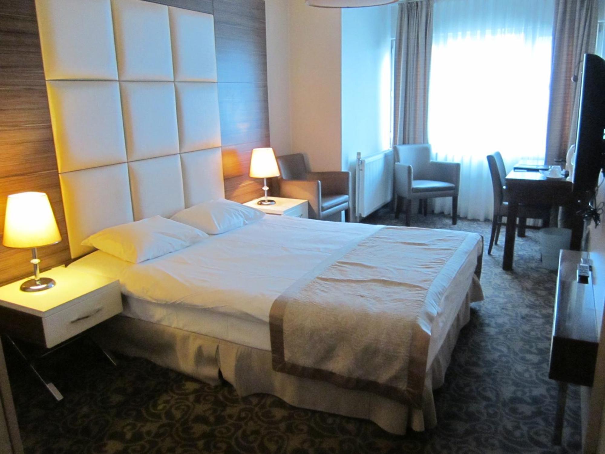 Derpa Suite Hotel Istambul Exterior foto